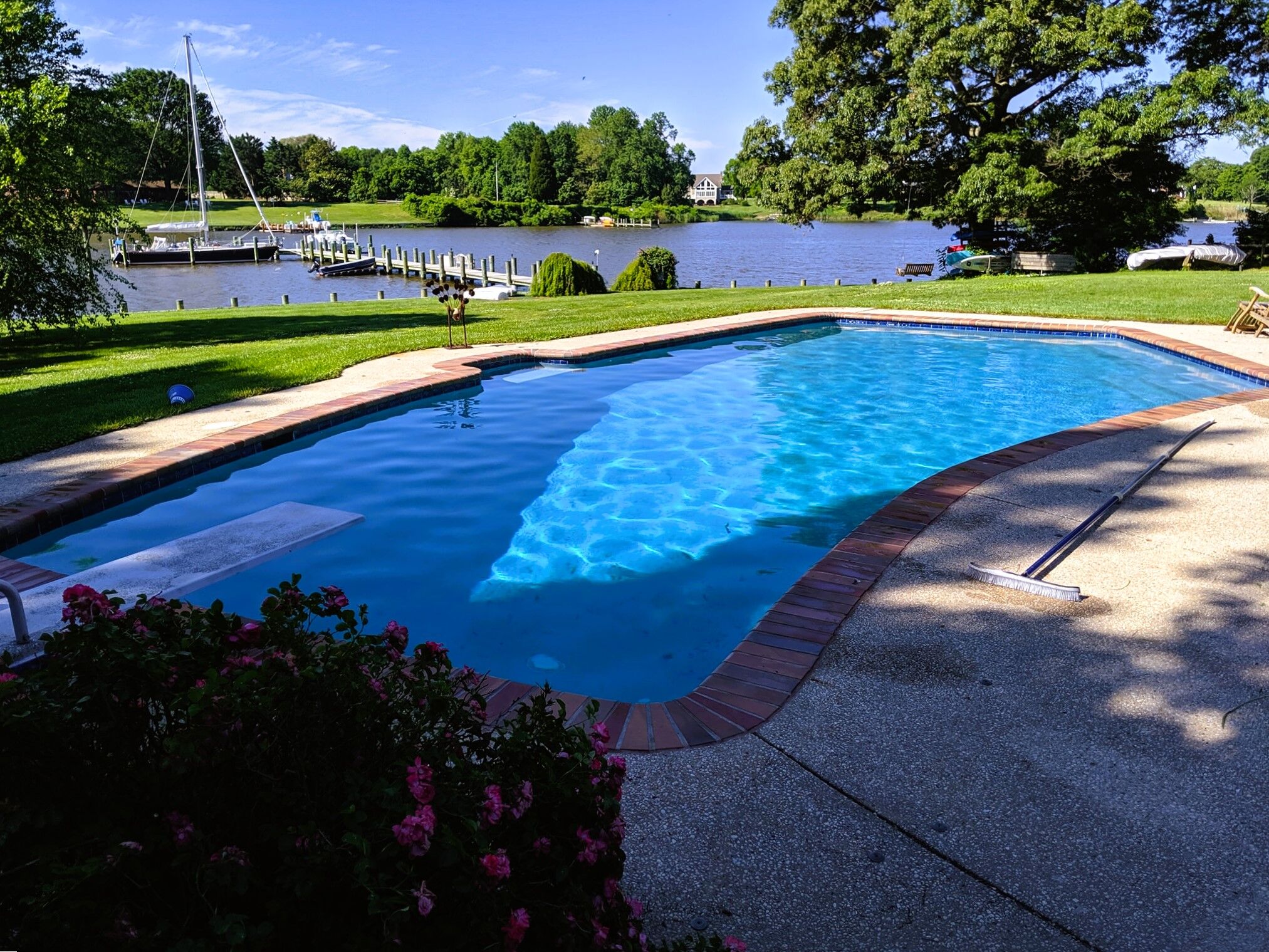 geometric-pool-3