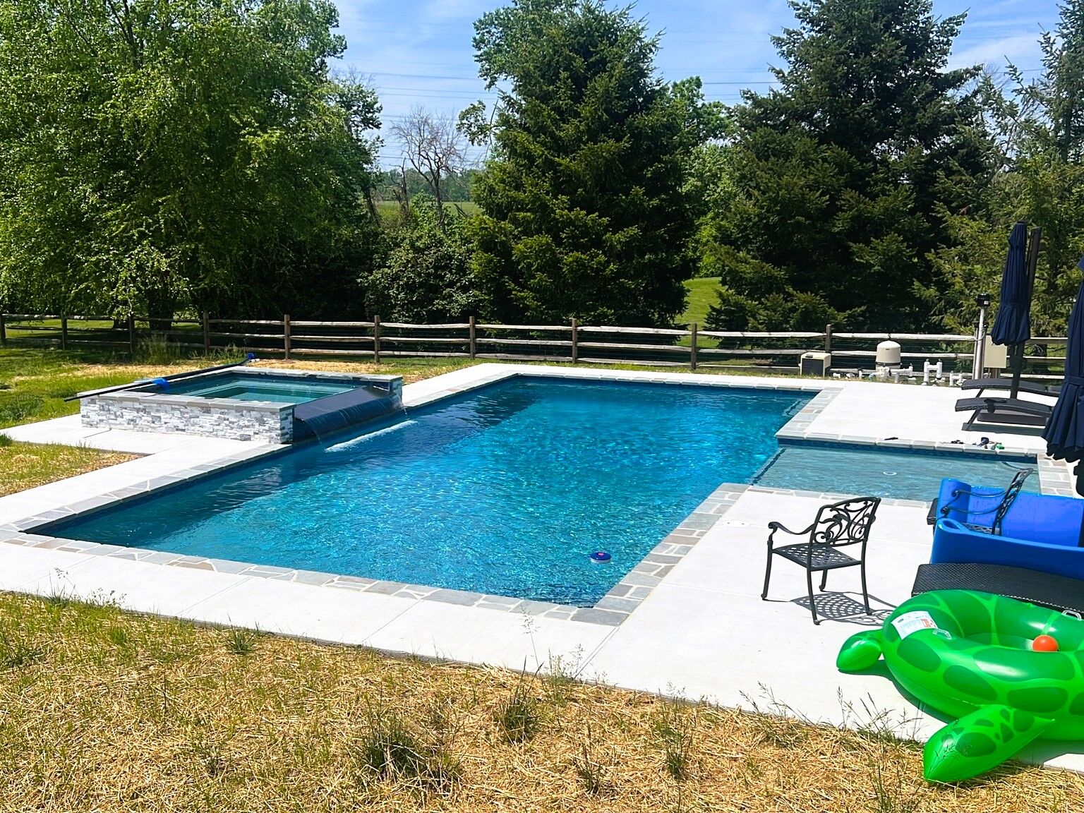 geometric-pool-with-spa-4