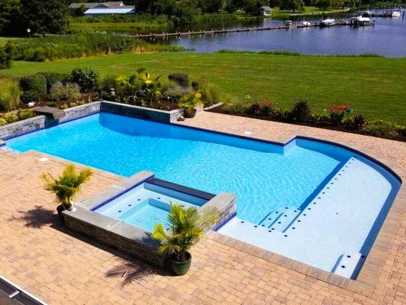 geometric-pool-with-spa-and-tanning-ledge-8