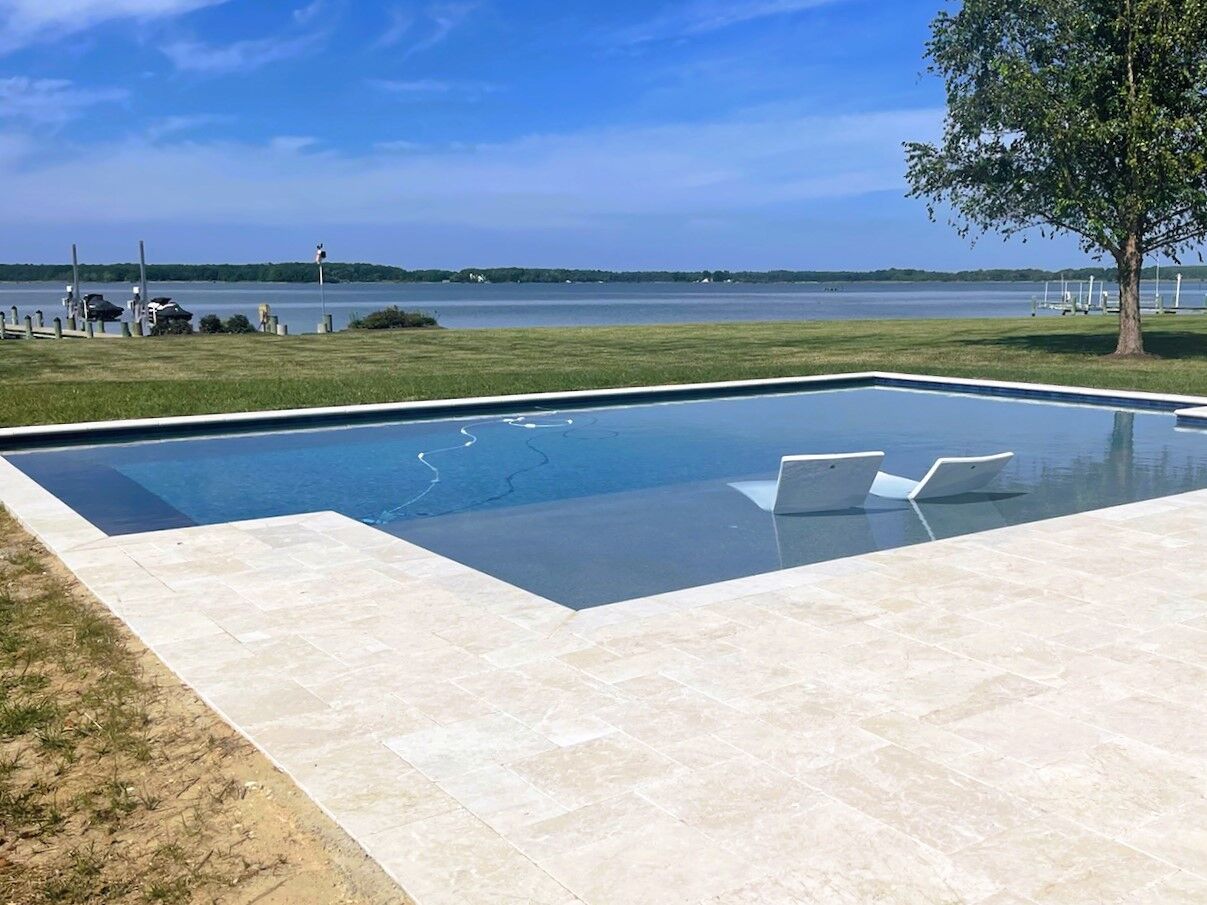 geometric-pool-with-tanning-ledge-14