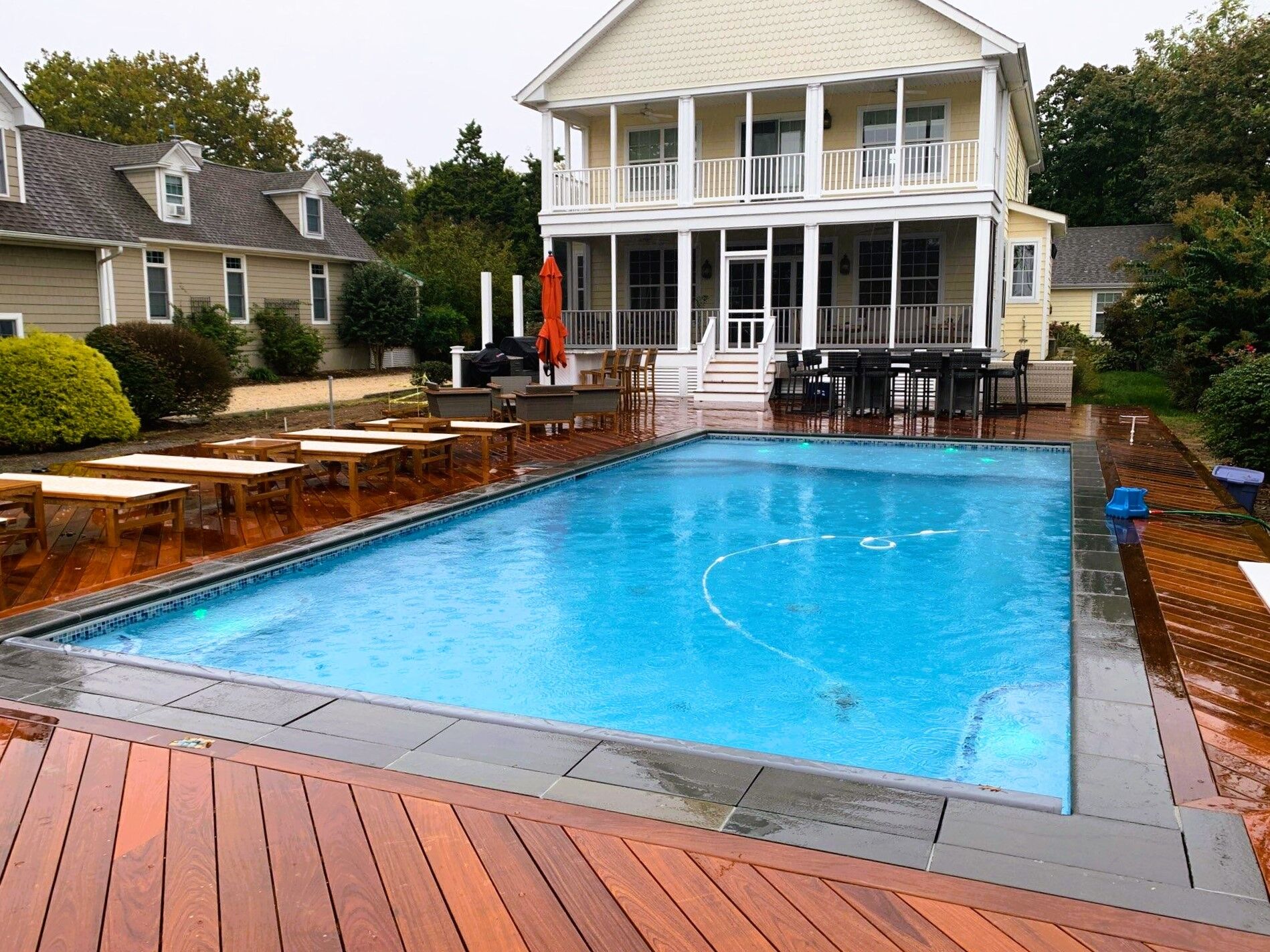 geometric-pool-with-tanning-ledge-5