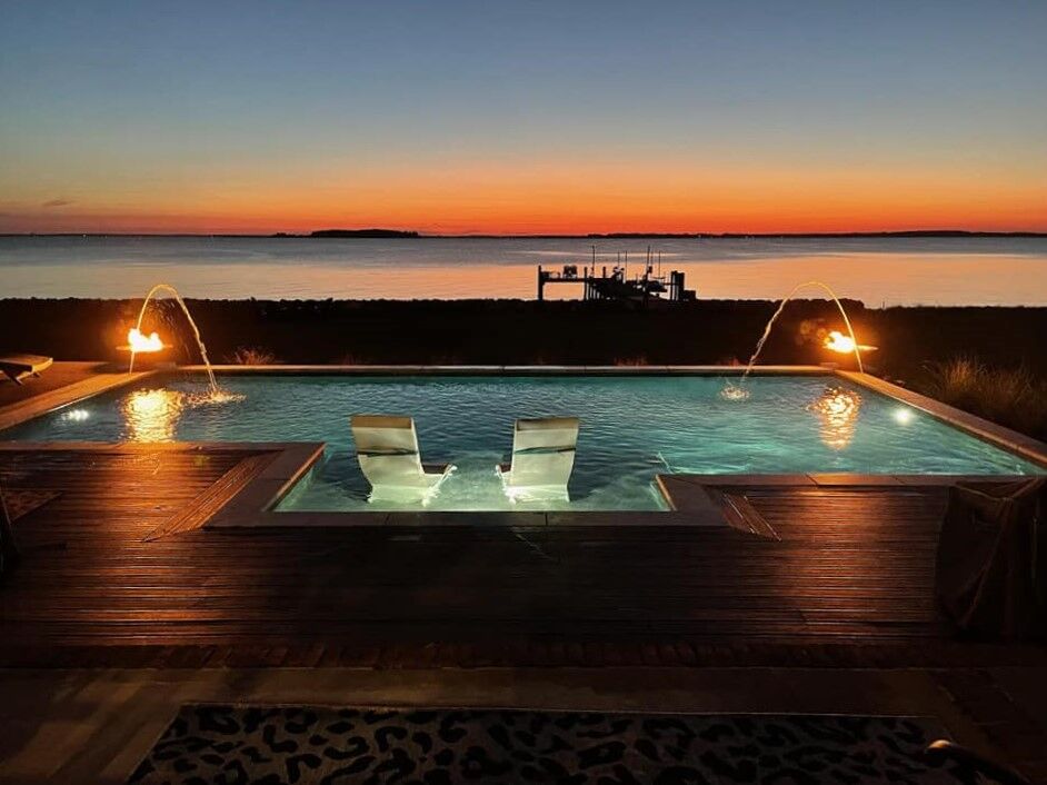 geometric-pool-with-tanning-ledge-fire-and-water-features