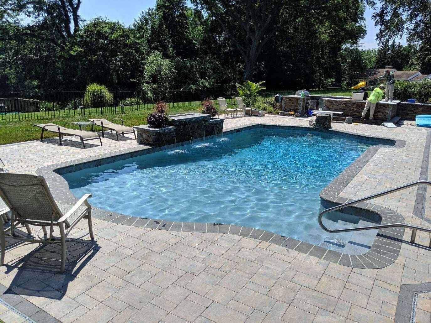 geometric-pool-with-water-features-3
